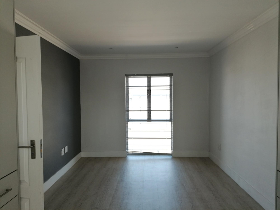 To Let 3 Bedroom Property for Rent in Langeberg Heights Western Cape